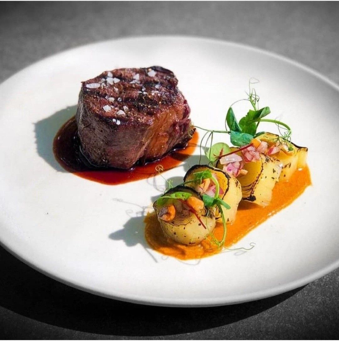 Private dining and guest services